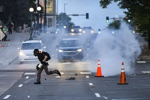 Nepriklausomas tyrimas paneigė teisėsaugos informaciją: atskleista, kad G. Floydas buvo uždusintas