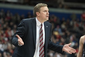 Ant D. Adomaičio stalo – naujas „Ryto“ pasiūlymas: keičiasi finansinė situacija