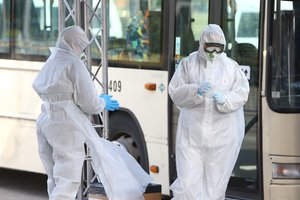 Keičiasi profilaktinis testavimas: Vilniaus mobiliame punkte COVID-19 tyrimai imami 2 srautais