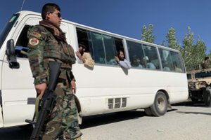 JT ataskaita: talibai, pažeisdami sutartį su JAV, toliau palaiko ryšius su „al Qaeda“