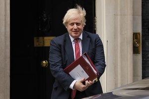 B. Johnsonas D. Trumpui: visuomenėje „nėra vietos“ rasistiniam smurtui