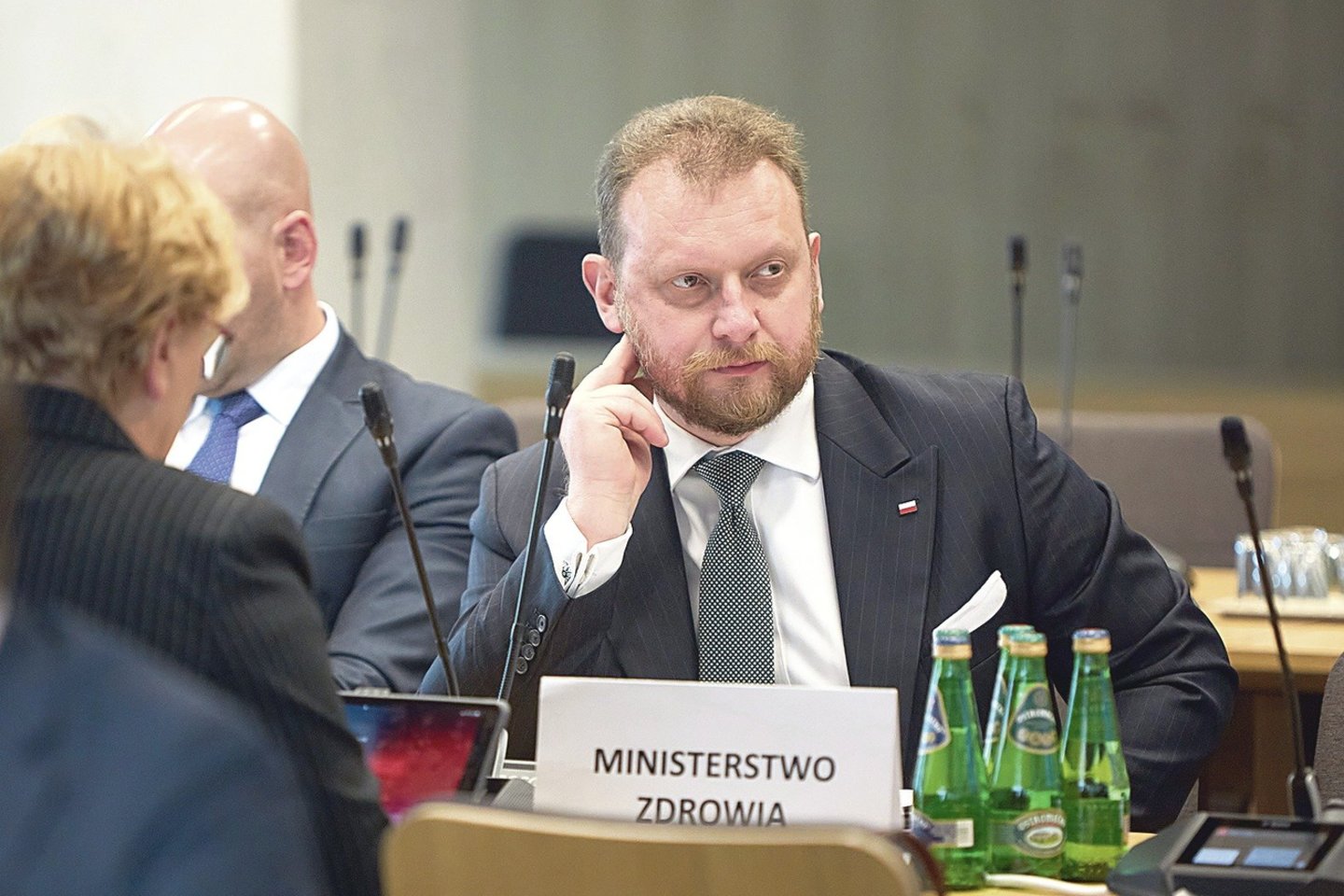Nekokybiškų veido kaukių pirkimo afera paskatino žiniasklaidą pasidomėti ministro L.Szumowskio šeimos verslais ir mokesčių deklaracijomis.<br>ZUMA Press/Scanpix nuotr.