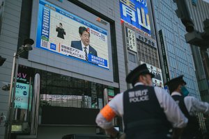 Japonijoje iš arbaleto nušauti du žmones, sulaikytas studentas