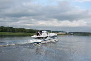 Sausakimša „Raketa“ išplaukė iš Kauno: norinčiųjų plaukti į Nidą negąsdina ir pusė šimto eurų siekianti bilieto kaina