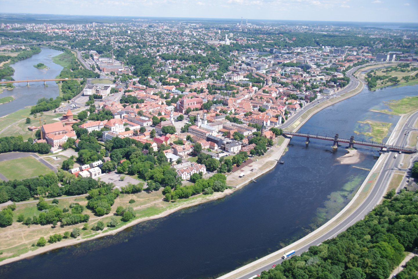 Kauno savivaldybė ruošiasi įrengti apsaugines tvoreles miesto centre esančioje krantinėje palei Nemuno upę, rašo „Kauno diena“.<br>M.Patašiaus nuotr.