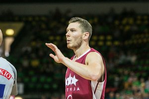 „Chimki“ latvis leptelėjo, kad Saratovo rūbinė smirda lyg savaitės lavonas, jam atsakė – smirda iš tavo burnos