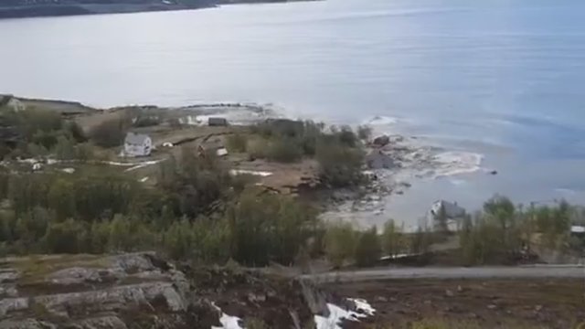 Nelaimė Norvegijoje: nuošliaužos sugriovė ir į jūrą išplovė 8 namus