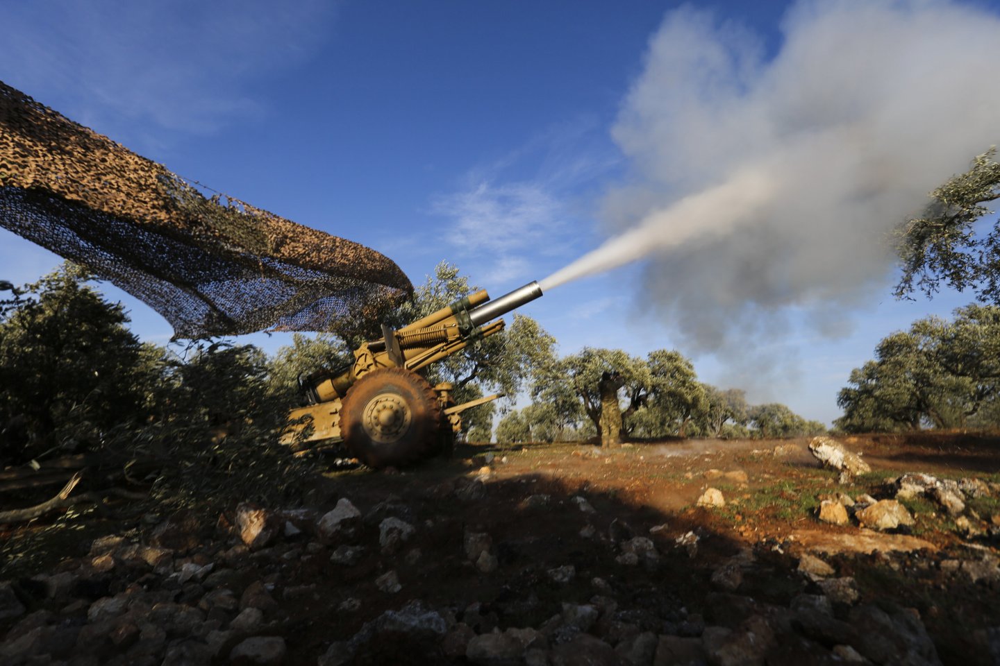 Izraelio oro pajėgos sudavė virtinę smūgių Sirijos Chamos provincijoje, vėlai ketvirtadienį pranešė abiejų valstybių žiniasklaida.<br>AP/Scanpix nuotr.