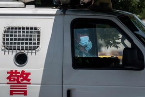 Kinijoje prekybos centre mirtinai subadyti trys žmonės, septyni sužeisti