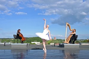 Balerina Olesia Šaitanova – Mirštančioji gulbė ant teatro stogo
