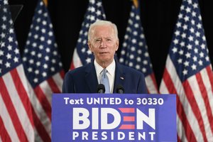 J. Bidenas užsitikrino JAV Demokratų partijos kandidato į prezidentus nominaciją