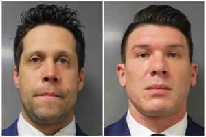 Du Niujorko valstijos policininkai apkaltinti 75 metų protestuotojo užpuolimu