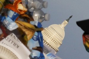 Baltieji Rūmai protestams malšinti norėjo dislokuoti 10 tūkst. karių