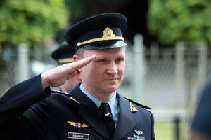 Teismas: KAM buvusiam Karinių oro pajėgų vadui A. Navickui turės atlyginti neturtinę žalą