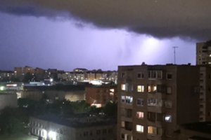 Pasiruoškite: 30 laipsnių karštį staiga pakeis škvalas