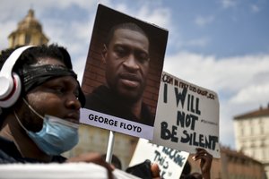 Po G. Floydo žūties Mineapolio miesto taryba pertvarkys vietos policijos tarnybą