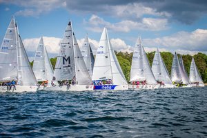 Po įtemptos kovos „Galvės taurė“ liko Lietuvoje: ant kulnų lipo estų buriavimo legenda