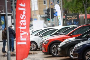 Elektromobilių lenktynės: varžydamiesi kolekcionuos gražiausias Lietuvos lankytinas vietas