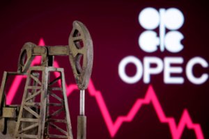 Sutarė, kiek dar laiko OPEC ir sąjungininkai ribos naftos gavybą 