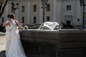 Skambina pavojaus varpais: gimtadienio šventėje sudalyvavęs koronavirusu sergantis asmuo vėliau lankėsi vestuvėse