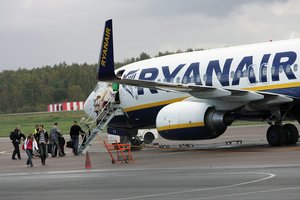 Skrydžių bendrovės ne juokais įpyko – dėl ribojimų keleiviams ruošiasi teistis su britų vyriausybe