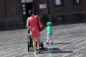 Sutarta, kad pagelbės šeimoms – visi vaikai gaus vienkartines išmokas