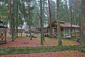 Žemę su pusšimčiu poilsio namelių paveldėjęs telšiškis laimėjo mūšį su prokuratūra – jam nereikės griauti statinių