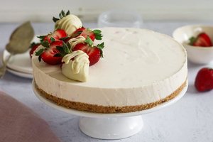 Nekeptas jogurtinis maskarponės tortas – vasara be jo neįsivaizduojama