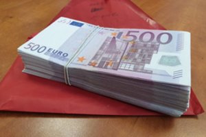 Kompiuterinės technikos prekeivis su svetima kortele išgrynino beveik 800 tūkst. eurų