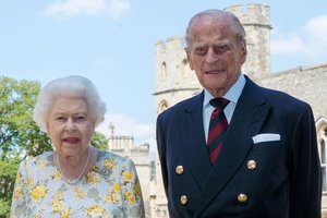 Princui Philipui – 99-eri: paviešinta naujausia nuotrauka su Elizabeth II