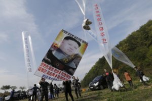 Seulas po Pchenjano grasinimų imsis veiksmų prieš balionus leidžiančius aktyvistus