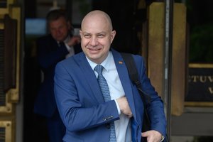 Nuspręsta: nuo kitos savaitės karantinas Lietuvoje atšaukiamas, gyvensime ekstremalios situacijos sąlygomis