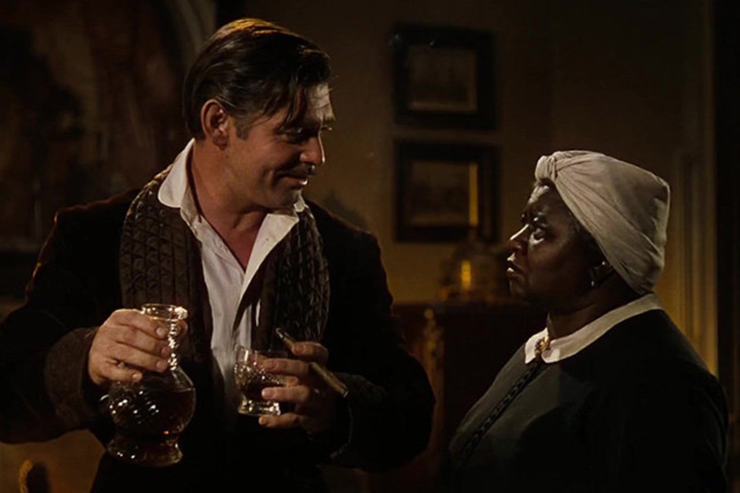 Aktoriai C.Gable’as ir H.McDaniel filme „Vėjo nublokšti“.