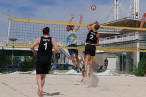 Paplūdimio tinklinis Lietuvoje sugrįžta su studentų kovomis dėl medalių