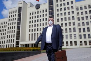 A. Lukašenkos varžovo rinkimuose buvusioje darbovietėje – kratos