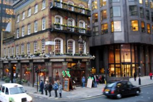 JK barų savininkai prašo vyriausybės pagalbos – teigia, kad nepajėgs atnaujinti darbo