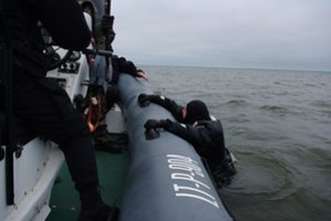 Pratybų metu Kuršių mariose buvo gelbėti žvejai