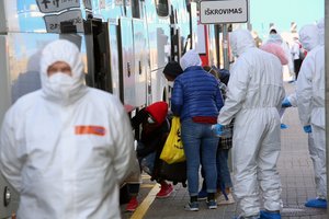 Koronavirusu užsikrėtusi panevėžietė su dar septyniais lietuviais į tėvynę keliavo per visą Europą