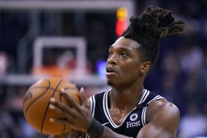 NBA gynėjas jautriai atsisveikino su ypatinga šukuosena: po ja slėpė seksualinės prievartos randus