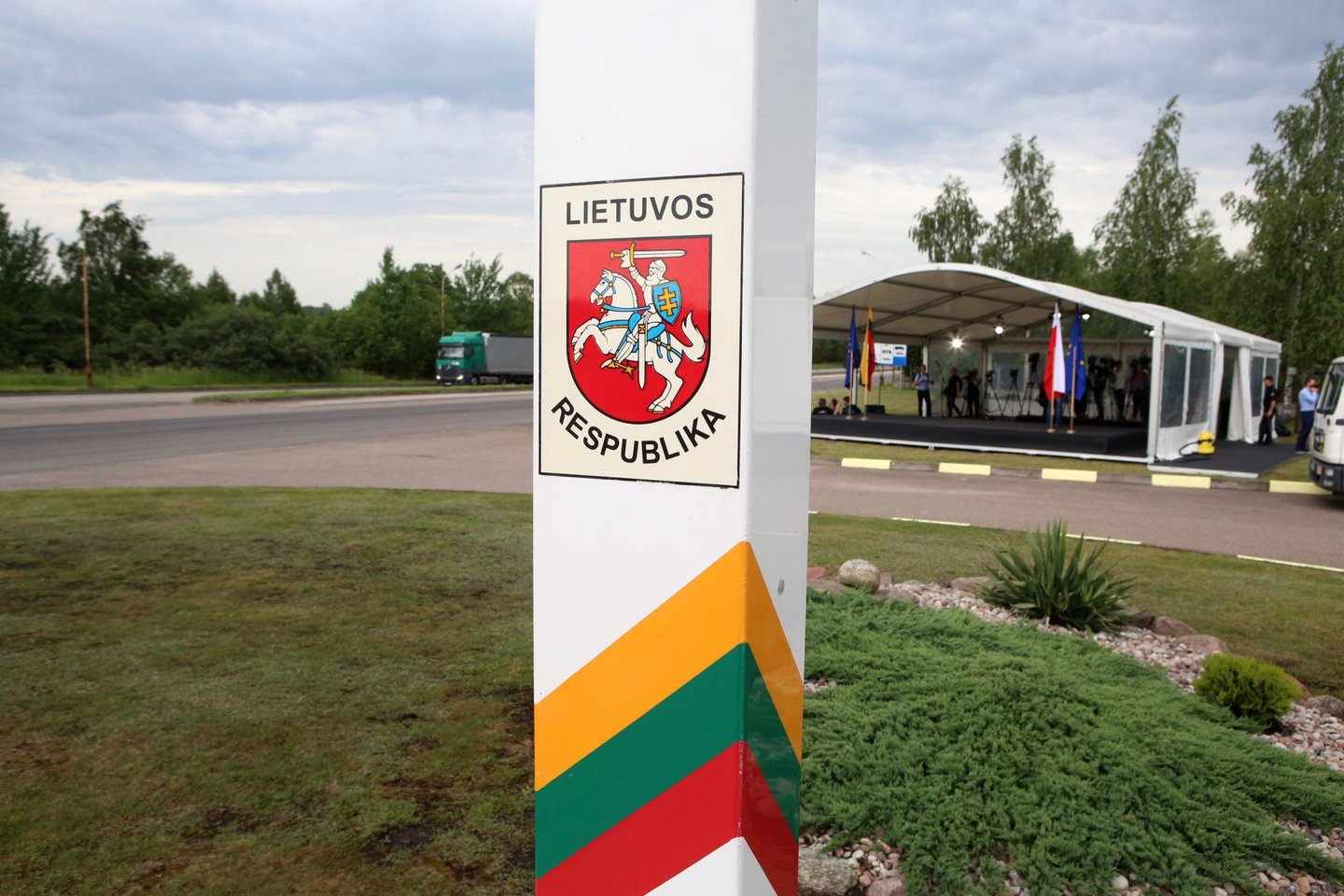 Nuo šiandien vykstantiems į Lenkiją ir atgal į Lietuvą nebelieka jokių apribojimų kertant sienas, taip pat nebereikės laikytis saviizoliacijos.<br>M.Patašiaus nuotr.
