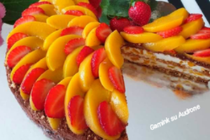 Meduolių tortas su persikais: darbo mažai, o rezultatas – nuostabus