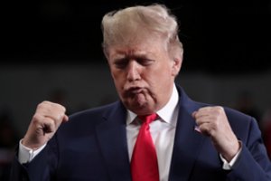 D. Trumpas svaidosi žaibais: daugiau nebežiūrės NFL ir JAV futbolo federacijos turnyrų