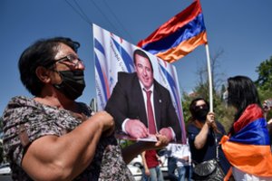 Armėnijoje per opozicijos protestą sulaikyti 252 žmonės