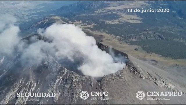Neeilinė galimybė pasižvalgyti po bene didžiausio Meksikos ugnikalnio kraterį