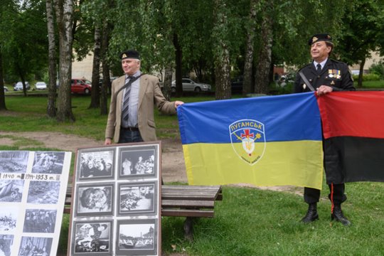 Lietuvos kariai savanoriai dėl agresyvios šalies politikos prieš Lietuvą, surengė piketą prie Rusijos ambasados.<br>V.Skaraičio nuotr.