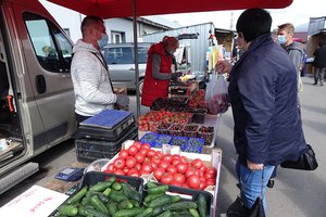 Prekybininkai prognozuoja lietuviškų braškių kainas: po savaitės jos gali nustebinti