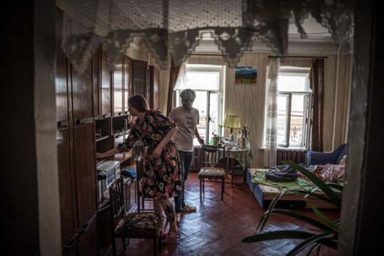 Tragiška komunalinių butų kaimynų realybė – tokių gyventojų tūkstančiai ir jie vieni kitų nekenčia 