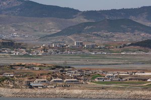 Šiaurės Korėja susprogdino ryšių su Pietų Korėja biuro būstinę