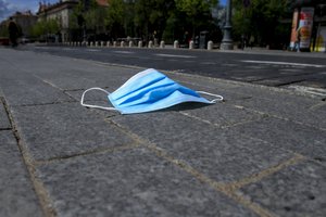 Prekybos ir renginių vietose bus privalu laikytis atstumo, kaukės – tik rekomenduojamos