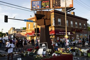 Parduotuvės, prie kurios žuvo G. Floydas, savininkas: „Žmonės kalba, kad esame kalti dėl jo mirties“